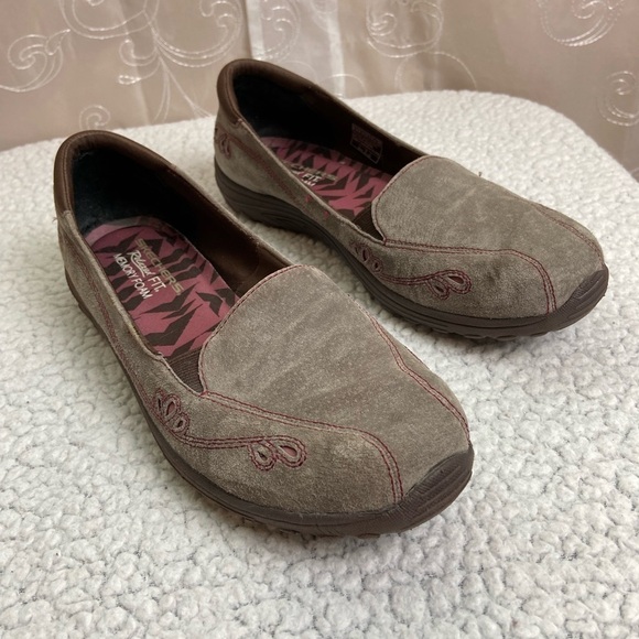 Skechers Relax Fit Slip On Loafers Women, 9.5 - Picture 2 of 13